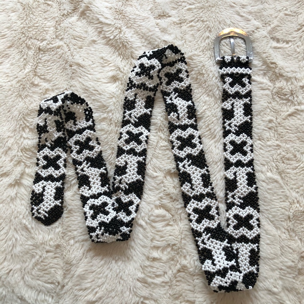 Beaded black & white belt. Animal design.